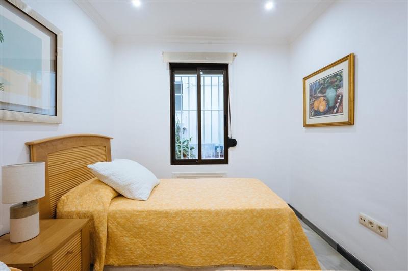Atanasio Barron- Free Parking Appartement